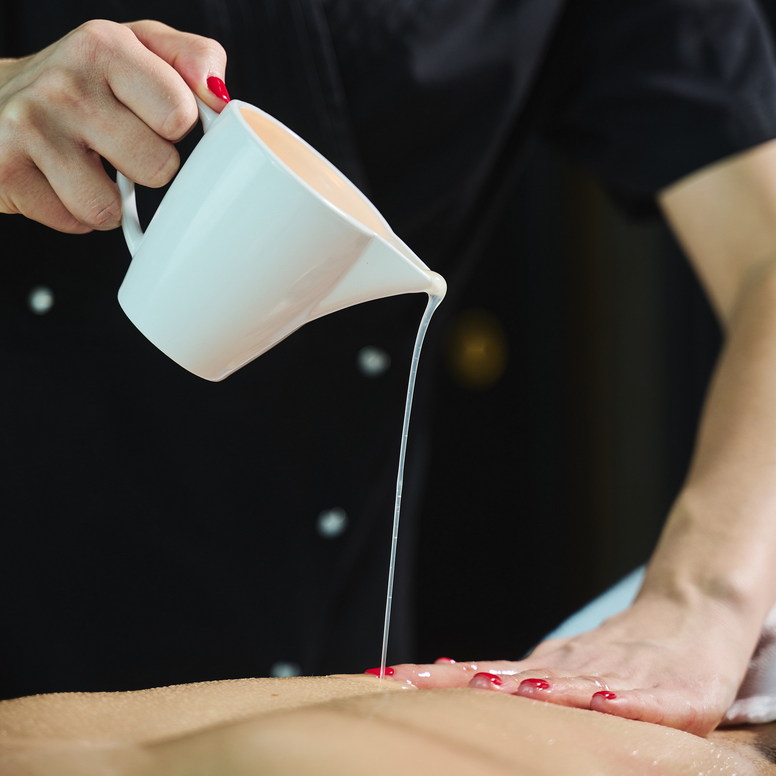 masaż świecą lub masłem shea